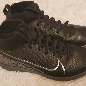 New Nike Boys Shoes